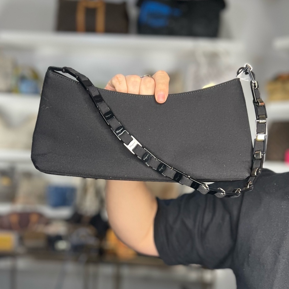 FERRAGAMO SHOULDER BAG